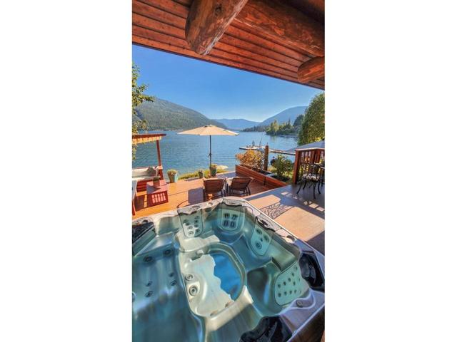 3140 Highway 3a, House detached with 3 bedrooms, 2 bathrooms and 6 parking in Central Kootenay F BC | Image 29