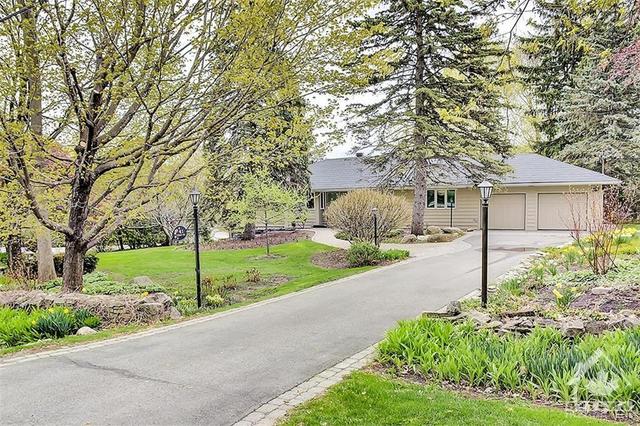 41 Cedar Road, House detached with 4 bedrooms, 2 bathrooms and 6 parking in Ottawa ON | Card Image