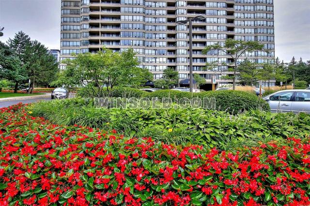 1422 - 32 Clarissa Dr, Condo with 2 bedrooms, 2 bathrooms and 1 parking in Richmond Hill ON | Image 3