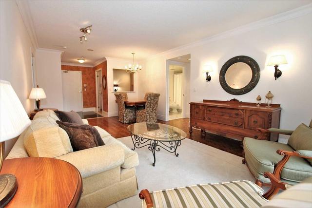 201 - 75 York Mills Rd, Condo with 2 bedrooms, 2 bathrooms and 2 parking in Toronto ON | Image 2