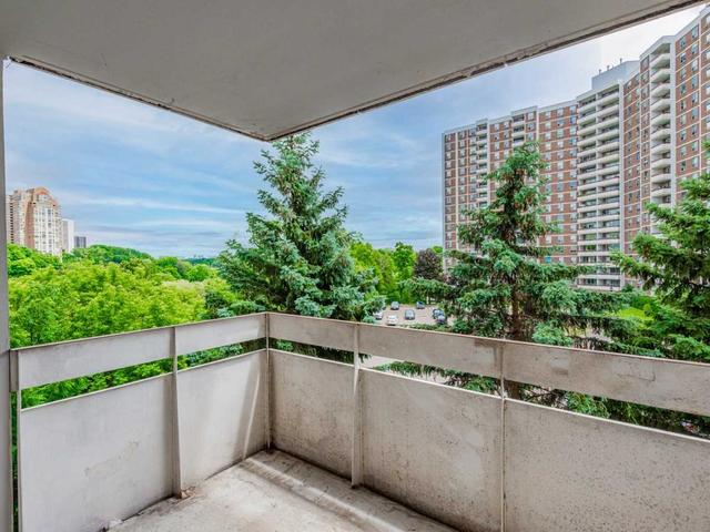 416 - 10 Edgecliff Gfwy, Condo with 3 bedrooms, 2 bathrooms and 1 parking in Toronto ON | Image 17