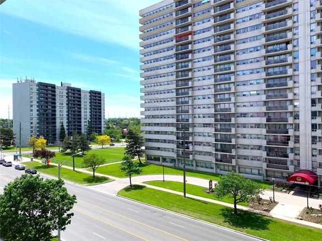 508 - 30 Meadowglen Pl, Condo with 1 bedrooms, 1 bathrooms and 1 parking in Toronto ON | Image 4