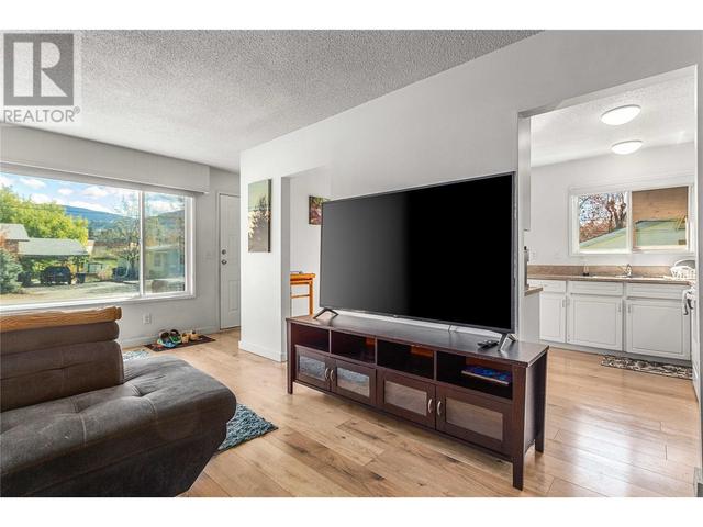 1020 - 1022 Mitchell Road, House semidetached with 8 bedrooms, 4 bathrooms and null parking in Kelowna BC | Image 21