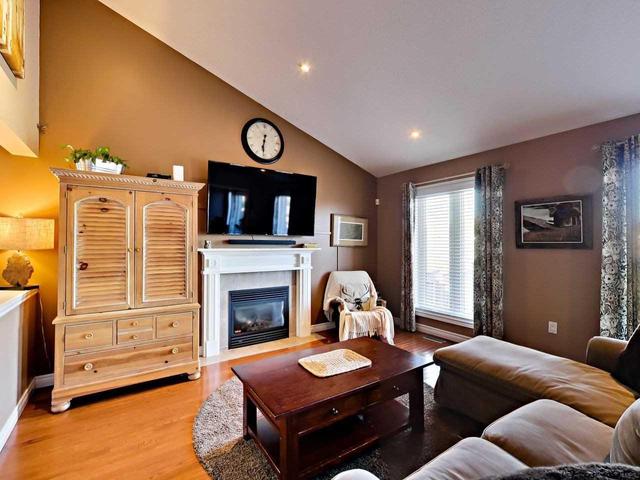 97 Whitefish Cres, House detached with 4 bedrooms, 3 bathrooms and 2 parking in Hamilton ON | Image 7