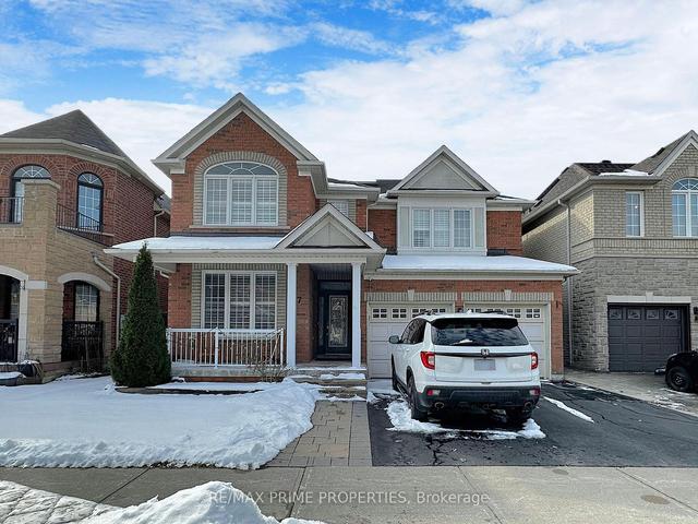 17 Grapevine Circ, House detached with 4 bedrooms, 5 bathrooms and 6 parking in Toronto ON | Image 1