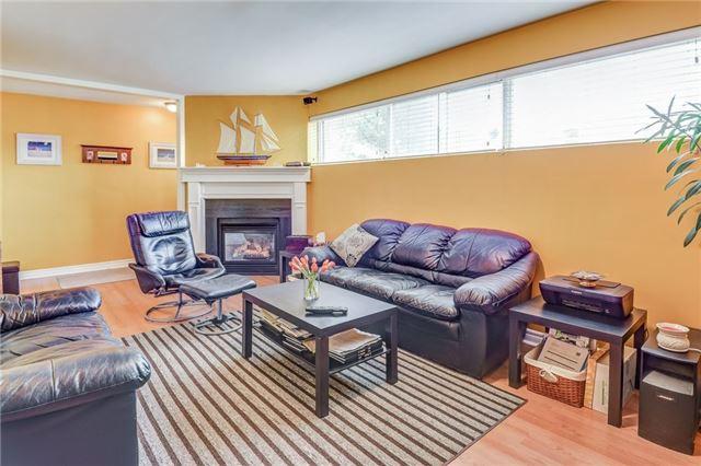 106 Duncanwoods Dr, House semidetached with 3 bedrooms, 2 bathrooms and 2 parking in Toronto ON | Image 15