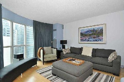 lph 12 - 36 Blue Jays Way, Condo with 2 bedrooms, 3 bathrooms and 1 parking in Toronto ON | Image 3
