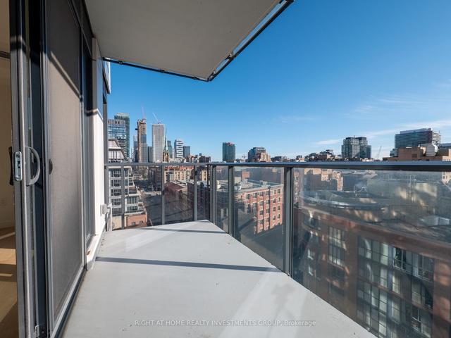 1010 - 2a Church St, Condo with 2 bedrooms, 2 bathrooms and 1 parking in Toronto ON | Image 13