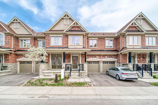 39 Mazarine Lane, House attached with 3 bedrooms, 4 bathrooms and 2 parking in Richmond Hill ON | Image 1