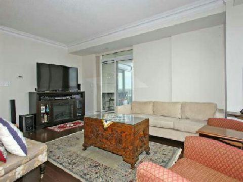 lph9 - 50 Clegg Rd, Condo with 2 bedrooms, 2 bathrooms and 2 parking in Markham ON | Image 2