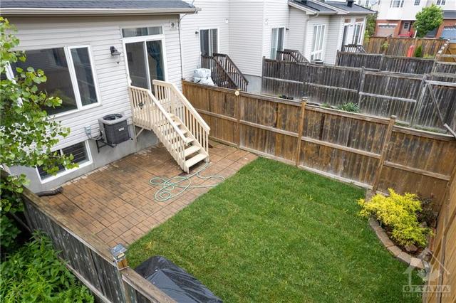 191 Macoun Circle, Townhouse with 3 bedrooms, 3 bathrooms and 3 parking in Ottawa ON | Image 24