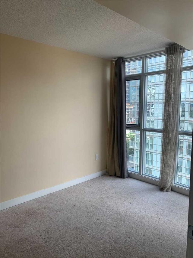 828 - 21 Iceboat Terr, Condo with 1 bedrooms, 1 bathrooms and 0 parking in Toronto ON | Image 7