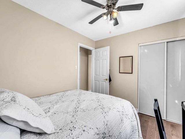 201 Hollyberry Tr, House semidetached with 3 bedrooms, 3 bathrooms and 4 parking in Toronto ON | Image 13
