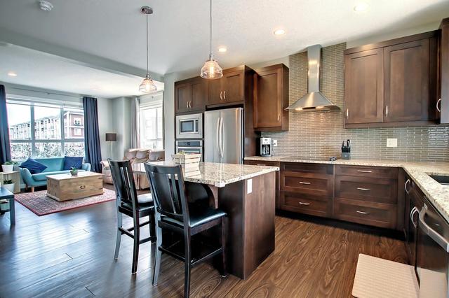 129 Walgrove Cove Se, Home with 3 bedrooms, 2 bathrooms and 2 parking in Calgary AB | Image 7