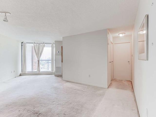 1922 - 77 Maitland Pl, Condo with 2 bedrooms, 2 bathrooms and 0 parking in Toronto ON | Image 4