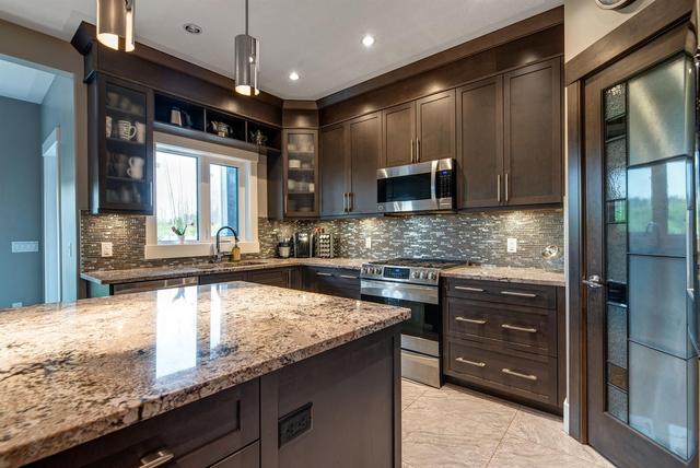 465 Walnut Crescent, House detached with 6 bedrooms, 3 bathrooms and 6 parking in Wood Buffalo AB | Image 9
