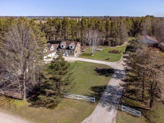 13 Tiny Flos Townline, House detached with 3 bedrooms, 3 bathrooms and 23 parking in Springwater ON | Image 12
