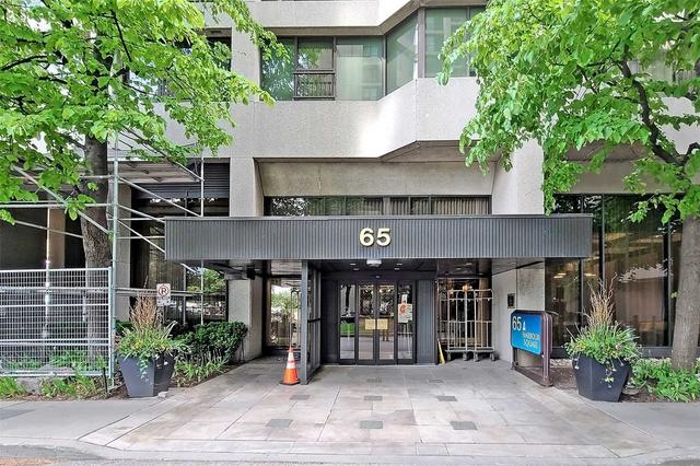 1105 - 65 Harbour Sq, Condo with 1 bedrooms, 1 bathrooms and 1 parking in Toronto ON | Image 34