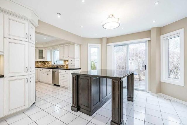 10 Stroud Pl, House detached with 4 bedrooms, 4 bathrooms and 4 parking in Barrie ON | Image 3