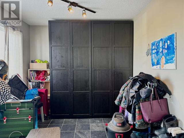 Front entry with storage | Image 10