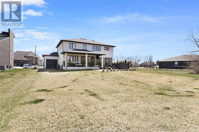 196 Grandview, House detached with 4 bedrooms, 3 bathrooms and null parking in Kingsville ON | Image 48