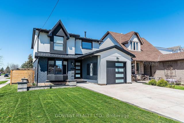123 Dewitt Rd, House detached with 3 bedrooms, 3 bathrooms and 5 parking in Hamilton ON | Image 1