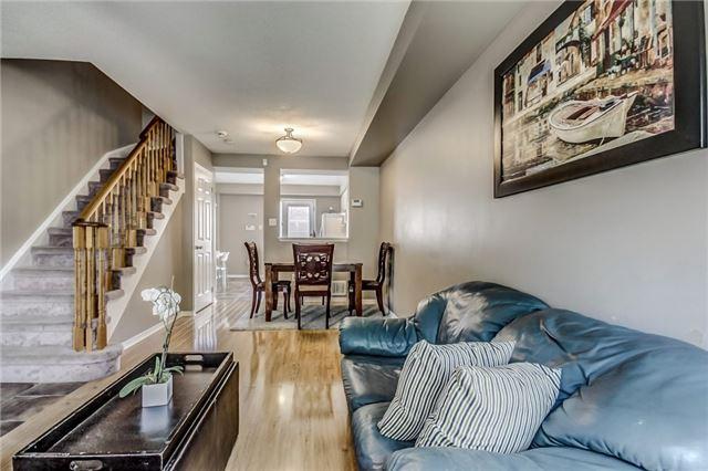 7 Hedge End Rd, Townhouse with 3 bedrooms, 2 bathrooms and 2 parking in Toronto ON | Image 5