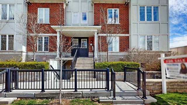 2 - 667a Warden Ave W, Townhouse with 3 bedrooms, 2 bathrooms and 2 parking in Toronto ON | Image 1