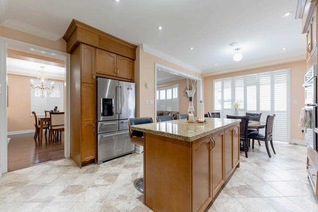 8 Orangeblossom Tr, House detached with 4 bedrooms, 6 bathrooms and 6 parking in Brampton ON | Image 8