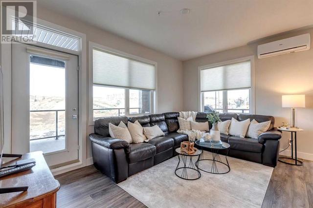 217, - 8355 19 Avenue Sw, Condo with 2 bedrooms, 2 bathrooms and 1 parking in Calgary AB | Image 3