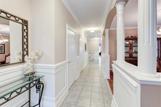 24 Queensborough Crt, House detached with 3 bedrooms, 3 bathrooms and 6 parking in Richmond Hill ON | Image 23