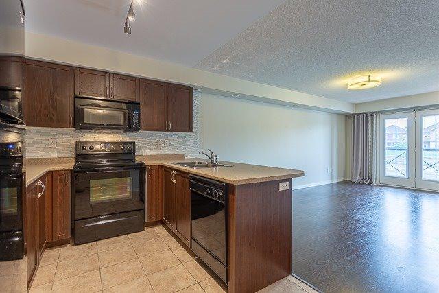 6 - 2579 Sixth Line, Townhouse with 2 bedrooms, 2 bathrooms and 1 parking in Oakville ON | Image 4