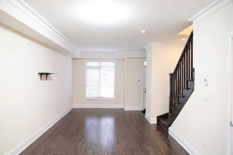th7 - 5 Oakburn Cres, Townhouse with 3 bedrooms, 3 bathrooms and 1 parking in Toronto ON | Image 3