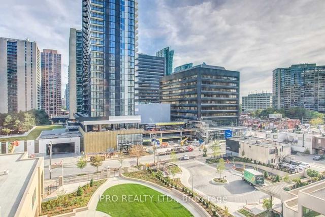 706 - 30 Greenfield Ave, Condo with 2 bedrooms, 2 bathrooms and 2 parking in Toronto ON | Image 12