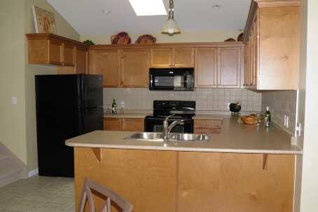 532 Luple Ave, House detached with 3 bedrooms, 2 bathrooms and 2 parking in Oshawa ON | Image 2