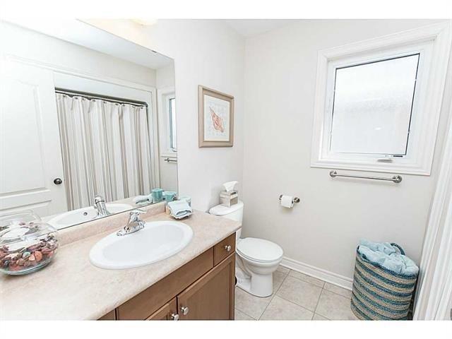 8620 Milomir St, House detached with 3 bedrooms, 3 bathrooms and 4 parking in Niagara Falls ON | Image 12