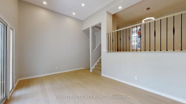 36 - 44 Chester Le Blvd, Townhouse with 3 bedrooms, 2 bathrooms and 2 parking in Toronto ON | Image 35