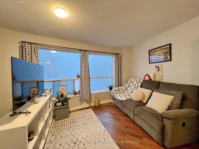 1510 - 36 Lee Centre Dr, Condo with 1 bedrooms, 1 bathrooms and 1 parking in Toronto ON | Image 4