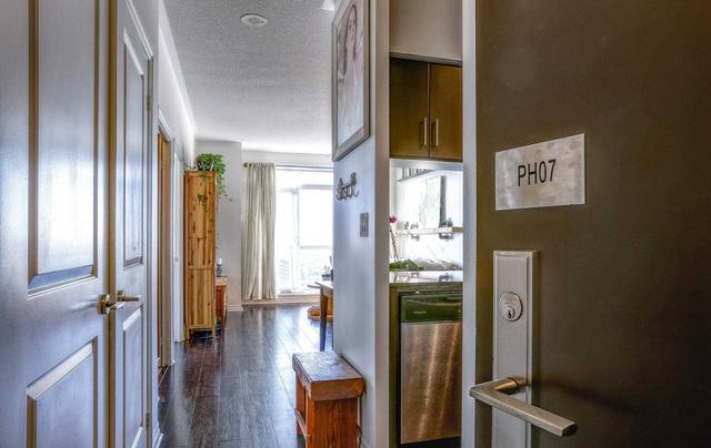 ph 7 - 30 Heron's Hill Way, Condo with 2 bedrooms, 2 bathrooms and 1 parking in Toronto ON | Image 33
