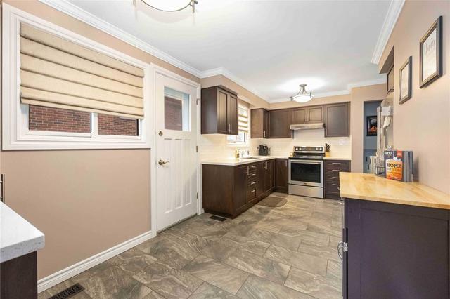 774 Embassy Ave, House semidetached with 3 bedrooms, 2 bathrooms and 2 parking in Mississauga ON | Image 26
