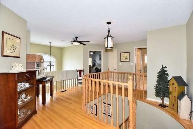 481 Sandalwood Crt, House detached with 4 bedrooms, 4 bathrooms and 4 parking in Oshawa ON | Image 9