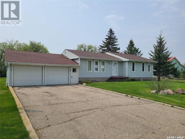 104 Alexander Street, House detached with 4 bedrooms, 2 bathrooms and null parking in Wawota SK | Image 3