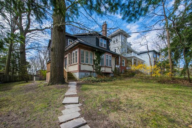 18 Blantyre Ave, House detached with 4 bedrooms, 2 bathrooms and 1 parking in Toronto ON | Image 1