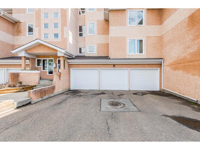 212 - 9003 106a Av Nw, Condo with 3 bedrooms, 2 bathrooms and 2 parking in Edmonton AB | Image 2