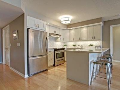 301 - 15 Stafford St, Condo with 2 bedrooms, 2 bathrooms and 1 parking in Toronto ON | Image 2