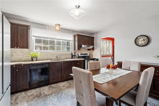 6 Baraniuk St, House detached with 4 bedrooms, 2 bathrooms and 6 parking in St. Catharines ON | Image 4