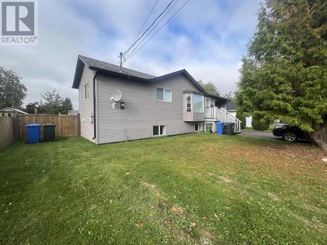 2711 Cramer Street, House detached with 5 bedrooms, 2 bathrooms and null parking in Terrace BC | Image 2
