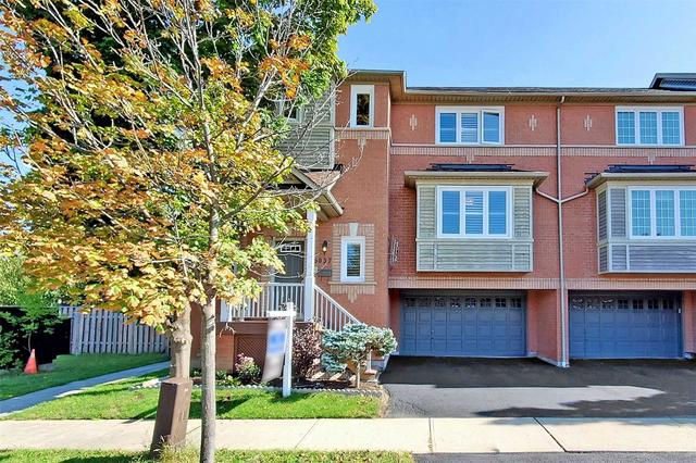 5037 East Mill Rd, House semidetached with 3 bedrooms, 3 bathrooms and 4 parking in Mississauga ON | Image 1
