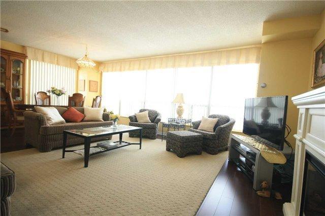 1002 - 712 Rossland Rd E, Condo with 2 bedrooms, 2 bathrooms and 2 parking in Whitby ON | Image 6