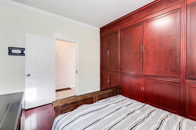 176 Schell Ave, House detached with 2 bedrooms, 2 bathrooms and 5 parking in Toronto ON | Image 31
